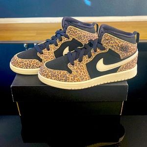 Brand new, Jordan 1 MID SE